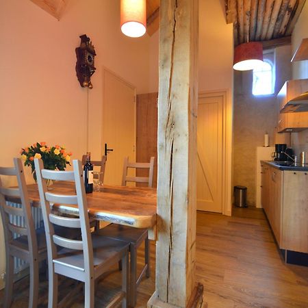 Staying In A Thatched Barn With Bedroom Achterhoek Geesteren  Eksteriør billede