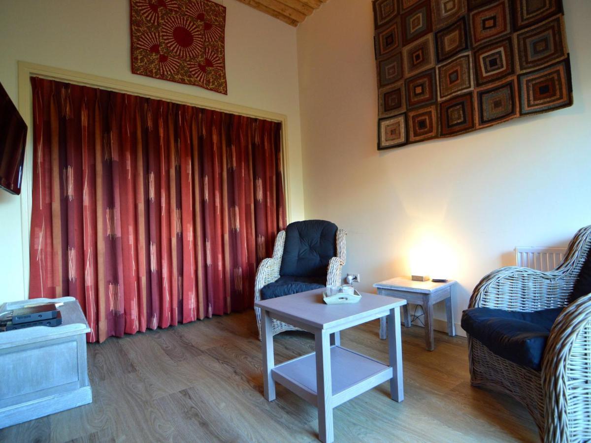 Staying In A Thatched Barn With Bedroom Achterhoek Geesteren  Eksteriør billede