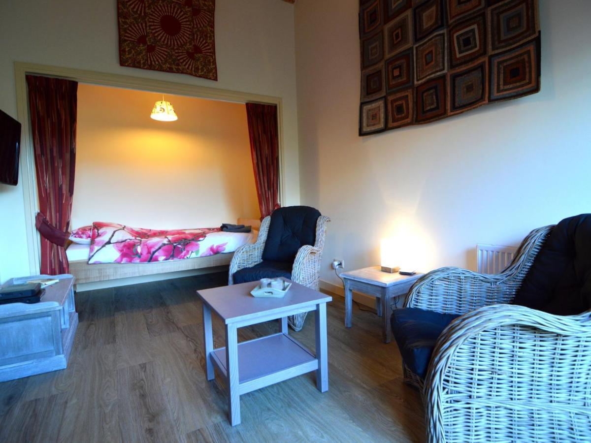 Staying In A Thatched Barn With Bedroom Achterhoek Geesteren  Eksteriør billede